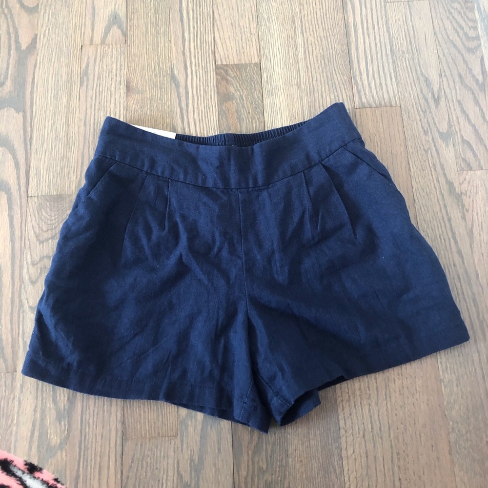 Navy blue Gap kids shorts in size XL